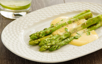 Roasted Asparagus with Easy Hollandaise Sauce